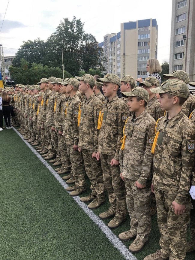 У військовому ліцеї на Волині – урочиста посвята