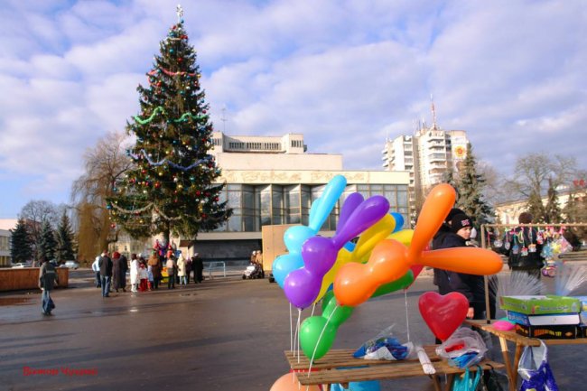 Якою була головна ялинка Луцька понад 20 років тому. ФОТО