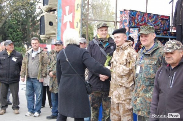У Луцьку – святкове віче. ФОТО