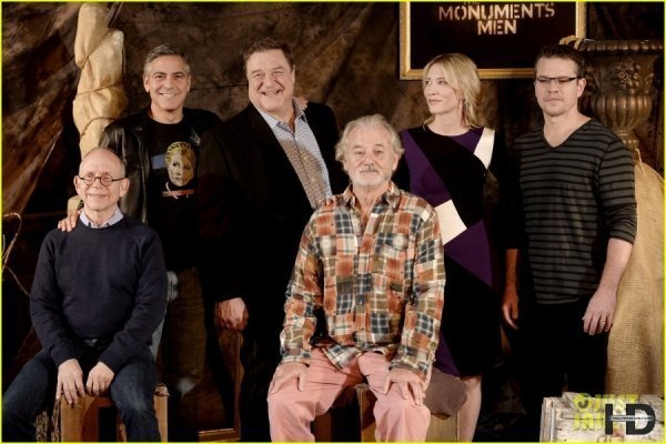 Джордж Клуні одягнув футболку з портретом Тимошенко