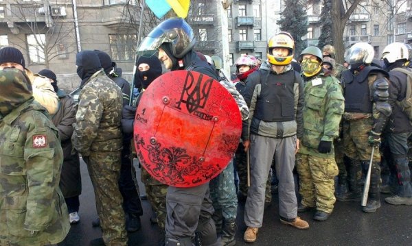 Верховну Раду пікетують тисячі майданівців. ФОТО