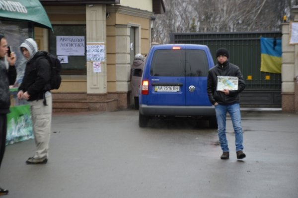 У Межигір’я вже водять платні екскурсії. ФОТО