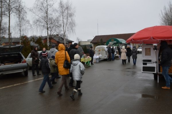 У Межигір’я вже водять платні екскурсії. ФОТО