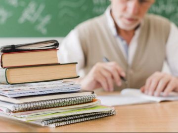 Педагоги у Луцьку отримають стипендії мера. СПИСОК