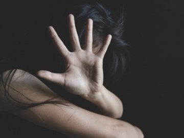 В Україні запустили сайт для підтримки людей, які пережили сексуальне насильство під час війни 