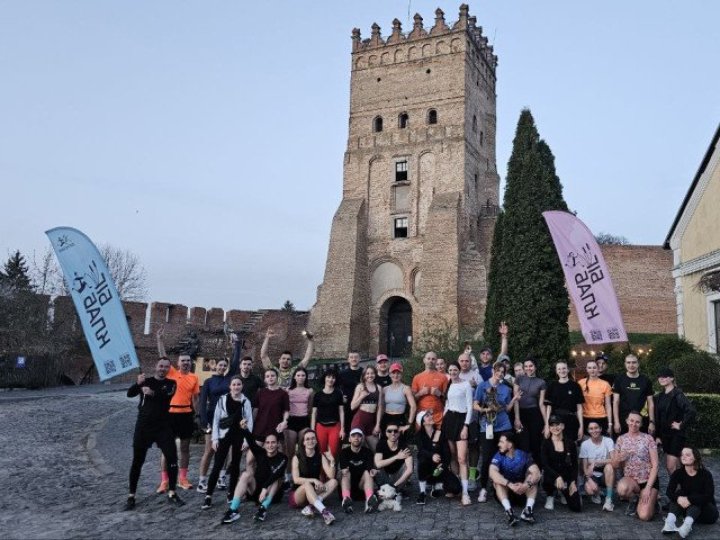 У Луцьку організовують благодійний забіг кликунів