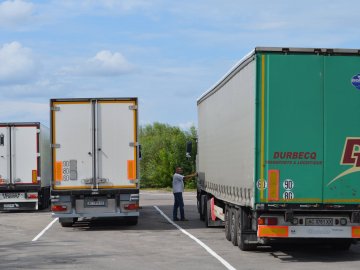 Зручно та сучасно: у селищі на Волині відкрили пункт видачі дозволів на міжнародні перевезення. ФОТО