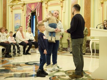 Сім'я полеглого волинського прикордонника отримала житло від президента
