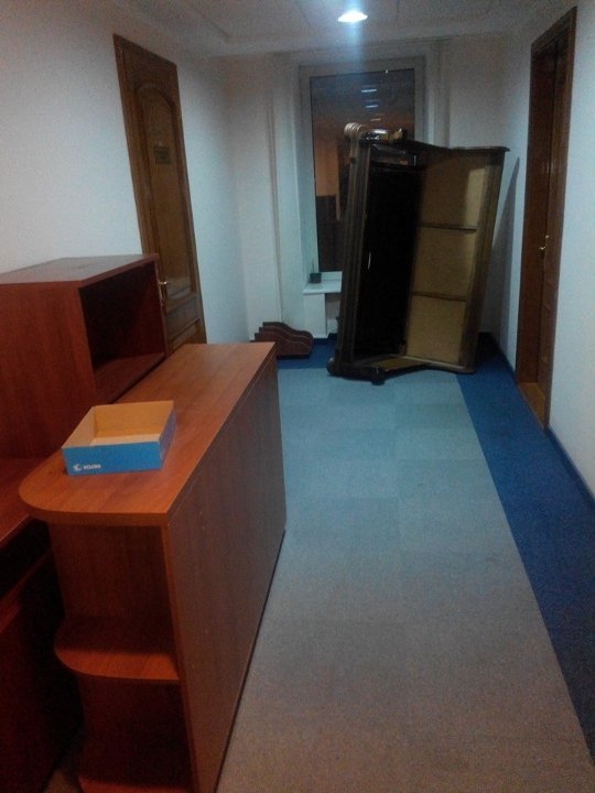 Нові нардепи «виселили» Ківалова з кабінету . ФОТО