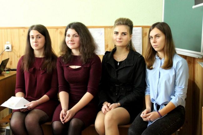 Для студентів луцького політеху влаштували майстер-клас від сомельє