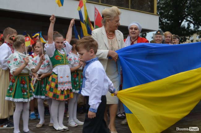 Урочиста Академія і танці: у центрі Луцька святкували День міста. ФОТО