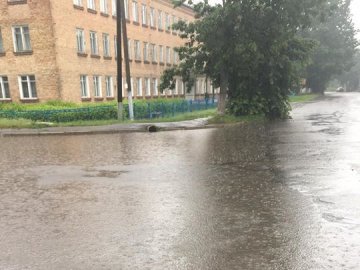На Волині злива підтопила райцентр. ФОТО