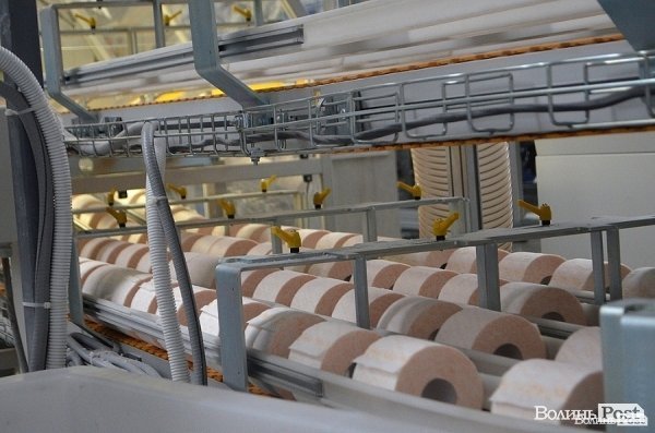 Як у Луцьку виготовляють туалетний папір