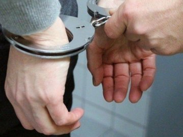 Двічі судимого лучанина знову відправили за ґрати на 6 років за крадіжки