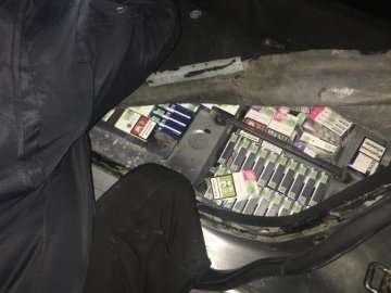 На Волині зловили винахідливого контрабандиста, який заховав цигарки у газовому балоні