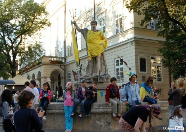 Як у Львові вболівали за Україну в матчі з Францією. ФОТО