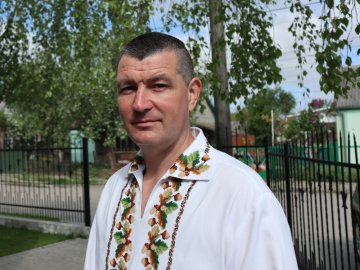 «Бувало, що вставав о 4 ранку і до 6 вишивав»: лікар з Волині розповів про своє захоплення 