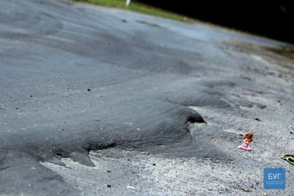 Жахливі дороги Волині не пройшли випробування іграшкою. ФОТО