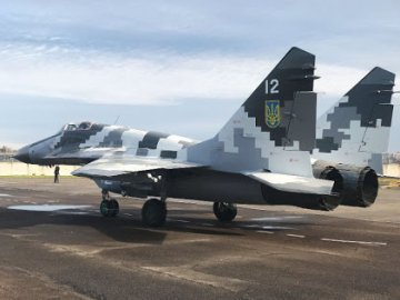 На одностроях волинських льотчиків будуть нові знаки розпізнавання. ФОТО