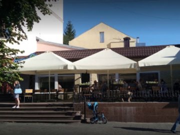 Закривають легендарну піцерію в центрі Луцька