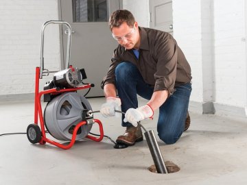 Сучасні способи прочищення каналізації. Як вирішити проблему*