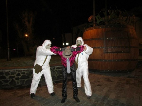 Хелловін у Луцьку: Ку-Клукс-Клан, мерці та тварини. ФОТО