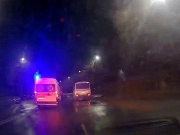 У Луцьку оштрафували водія автобуса, який не пропустив «швидку». ВІДЕО