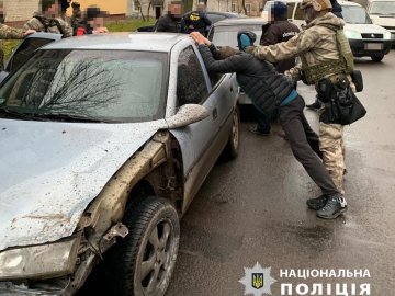На Волині лідеру злочинної групи, яка «тероризувала» бізнесменів,  продовжили термін тримання під вартою 