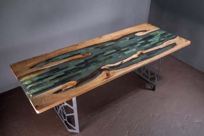 У Луцьку вперше відбудеться виставка-продаж унікальних столів та крісел. ФОТО*