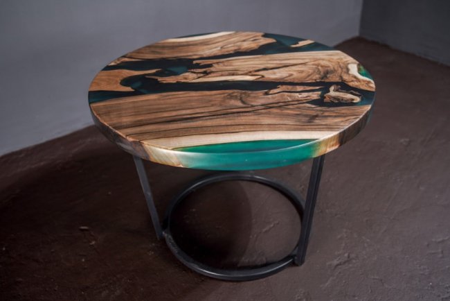 У Луцьку вперше відбудеться виставка-продаж унікальних столів та крісел. ФОТО*