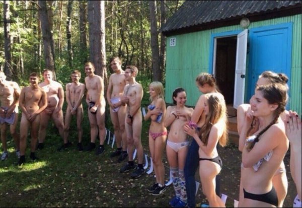 У Росії першокурсників під час посвяти у студенти змусили роздягнутися догола. ФОТО