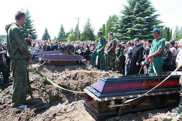 Воїнів-лучан поховали в Гаразджі. ФОТО