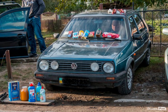  «Барахолка» луцького авторинку: що продають, окрім машин. ФОТО