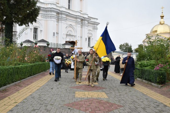 Луцьк попрощався із загиблим Героєм Андрієм Савчуком. ФОТО