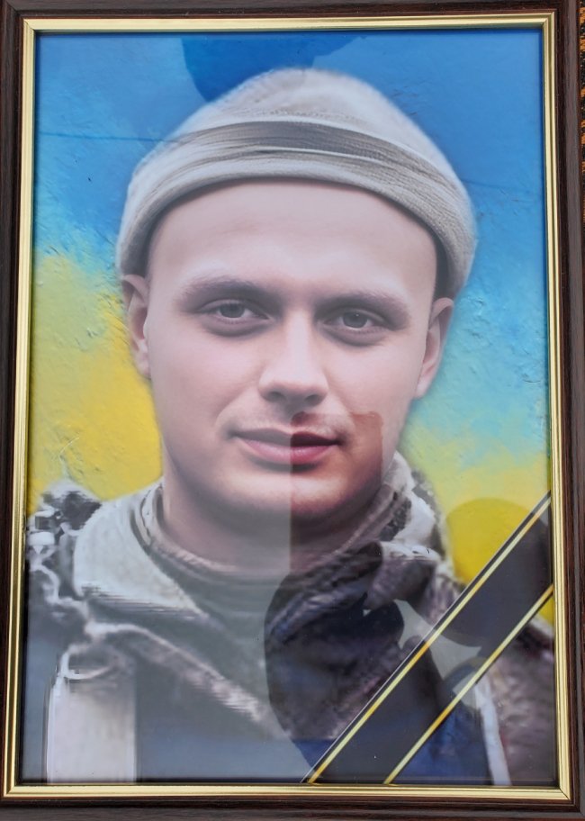 На Маневиччині попрощалися із Героєм Сергієм Медведюком 