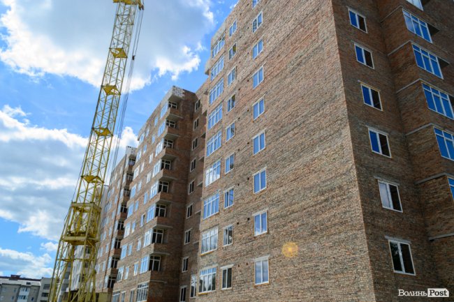 Роботи ні на мить не припиняються: як у Луцьку «росте» ЖК «Caramel Residence». ФОТО*