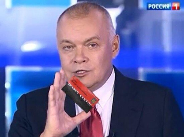 Візитка Яроша «порвала» інтернет. ФОТОЖАБИ