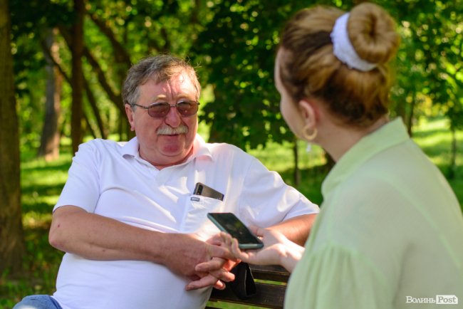 Мерія ледь не спалахнула, а в тролейбуса з’їхали «роги»: як над Луцьком вперше піднімали синьо-жовтий стяг