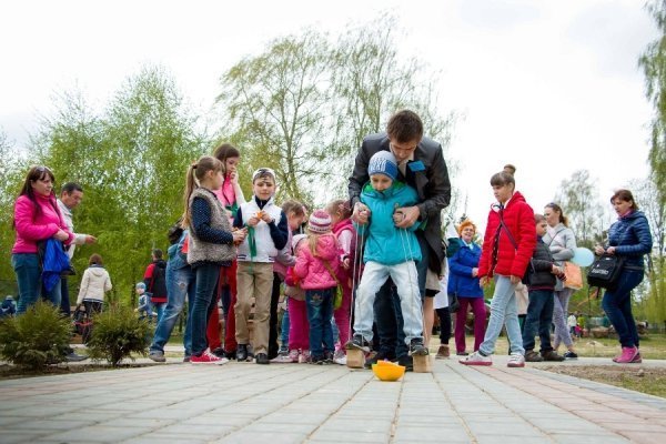 У Луцькому зоопарку дітлахи знайшли загублене яйце. ФОТО