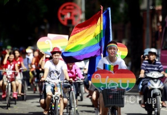 Гей-парад на велосипедах у В'єтнамі. ФОТО