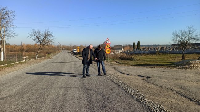 У Луцькому районі між селами ремонтують дорогу. ФОТО