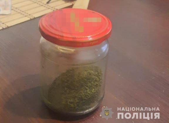 У двох волинян поліцейські вилучили амфетамін та марихуану. ФОТО
