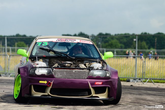 ФОТОРЕПОРТАЖ із наймасштабніших змагань із дрег-рейсингу у Луцьку