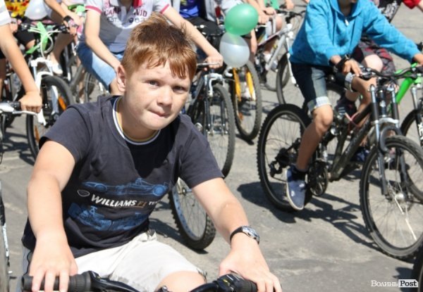 Велодень у Луцьку зібрав більше тисячі людей. ФОТО 