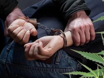 Судитимуть 21-річного лучанина, який збував канабіс