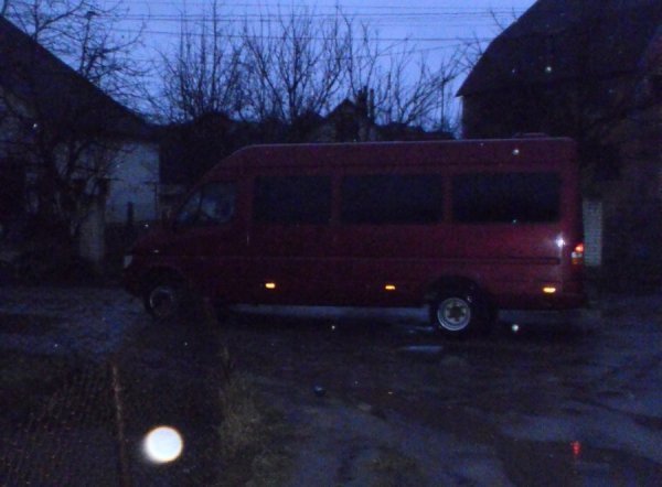 Вибори у Луцьку: активісти заблокували автобуси, які возили людей до дільниць