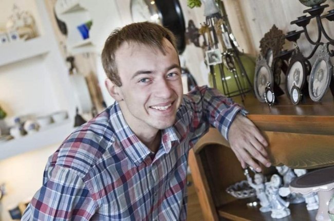 Пари без спідниці, прогули і танці від лектора: викладачі ВНУ розповіли про своє студентське життя. ФОТО