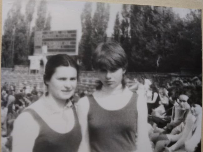 Пари без спідниці, прогули і танці від лектора: викладачі ВНУ розповіли про своє студентське життя. ФОТО