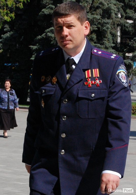 Дрес-коду кращого міліціонера року можна лише поспівчувати при спеці у +30 