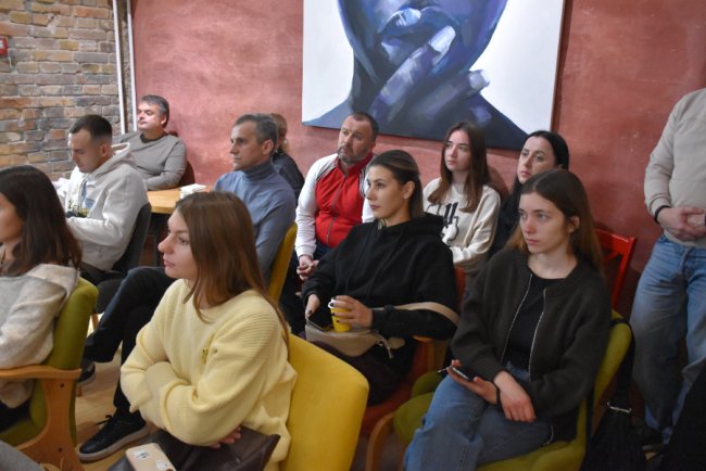 Ресторани збирають на FPV: у Луцьку представили ініціативу «Смачно, бо на дрони!»